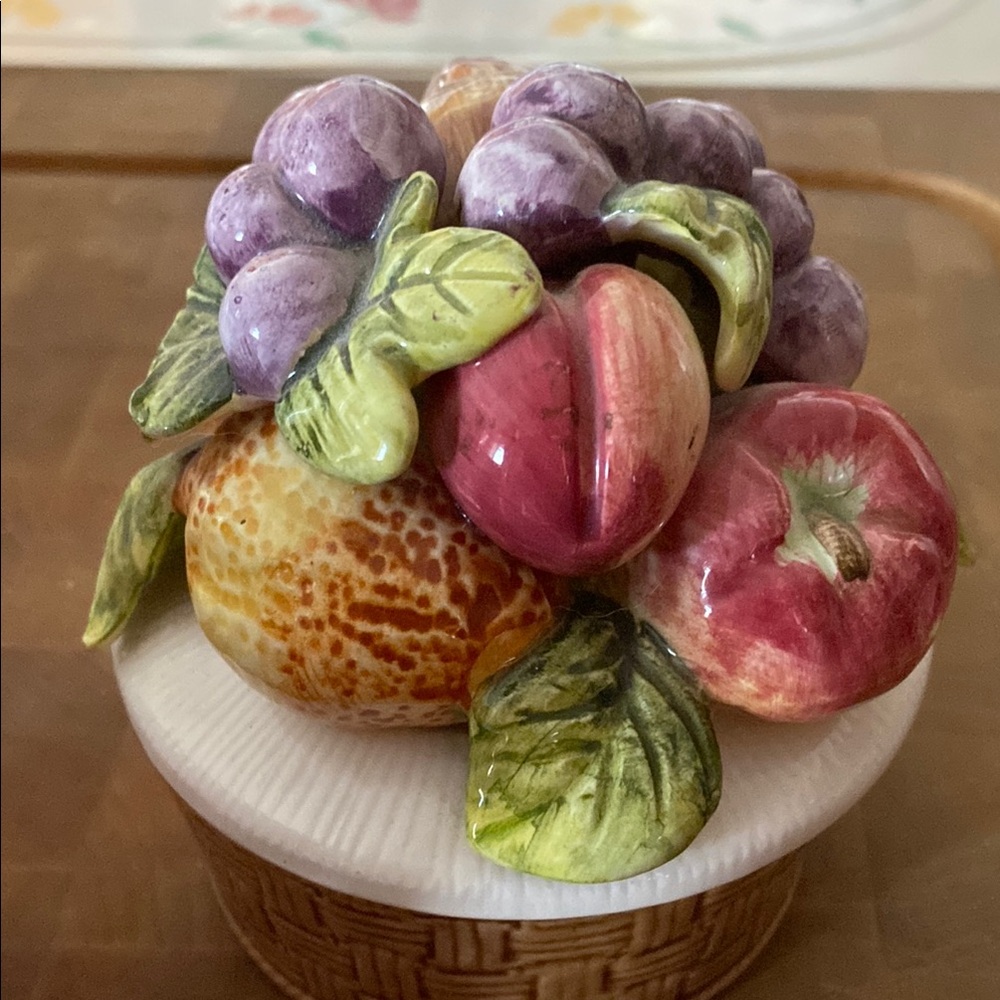 Elizabeth Arden Fruit-Themed Ceramic Basket